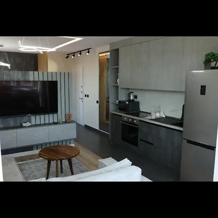 Peace And Luxury Apartment, In Center, New Bazaar1 شقة *